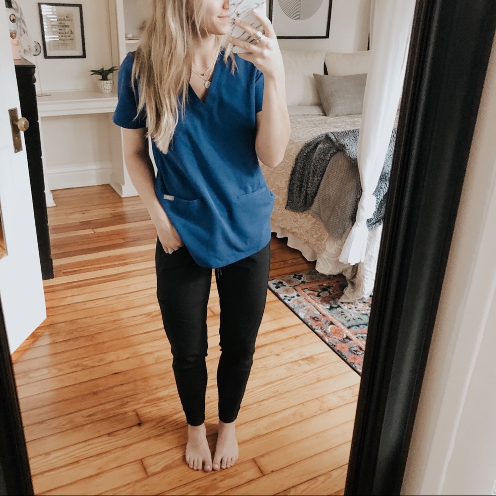 Bundle of 2 Figs Casma Three Pocket Royal Blue Top